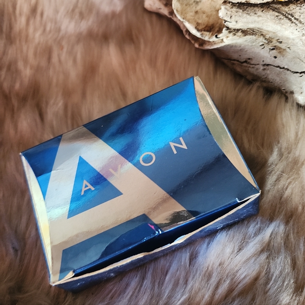 AVON set - Picture 2 of 2